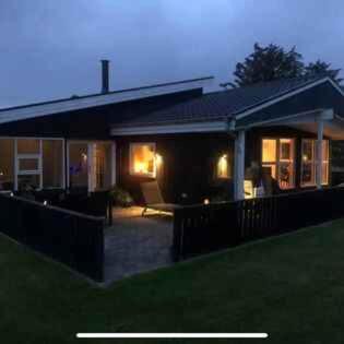 Lonstrup House | Restored Summercottage Close To The Seabeach
