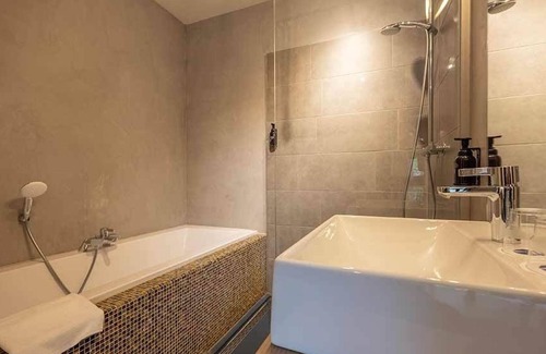 Coevorden Hotel | Restored Warehouse Room Close to WILDLANDS Adventure Zoo Emmen