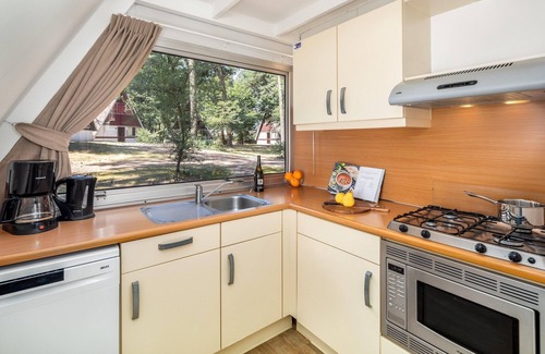 Municipality of Geldrop-Mierlo House | Restyled bungalow with dishwasher, in natural surroundings
