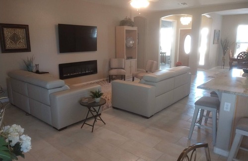 Springfield Lakes House | Retirement Vacation Rental on Golf Course in AZ