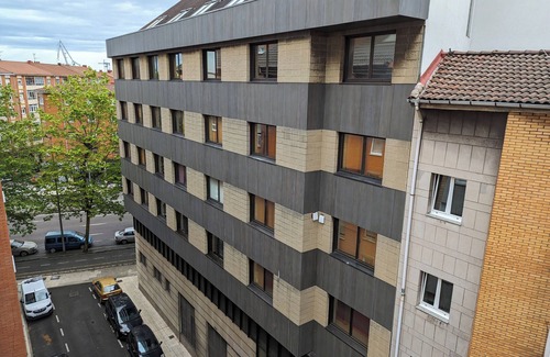 Distrito Oeste Condo | Retiro Arbeyal Gijón, el Piso Cerca de la Playa en la Zona Residencial