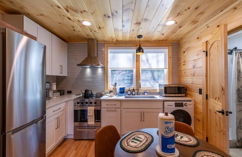 West Jefferson House | Retreat at Riverbend - 1BR with Riverfrontage!