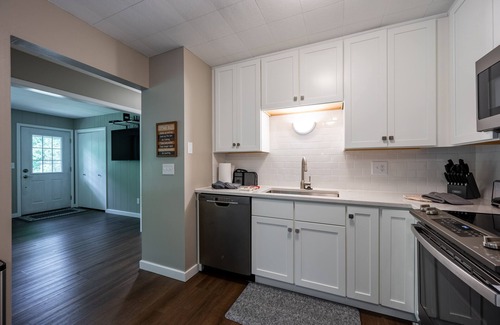Sister Bay House | Retreat on a wooded lot within walking distance of downtown!