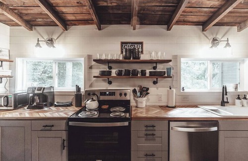 Laurelville Cabin | Retreat @ Rock House: Rustic + Updated w/Hot Tub