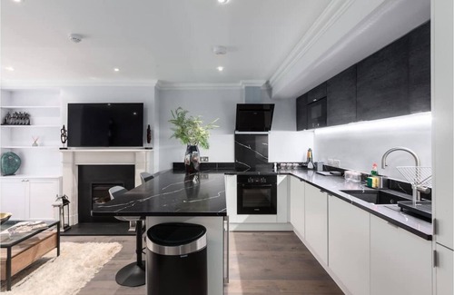 Chelsea Riverside Apartment | Retreat to a Stylish Flat in Chelsea