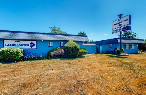 Bandon House | Retro beach experience with fast WiFI - walk to downtown shops & eateries