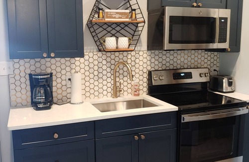 Belknap Apartment | Retro Chic Private Highlands Getaway