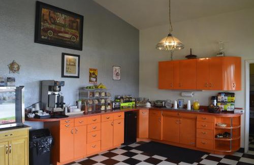 Cortez Hotel | Retro Inn at Mesa Verde