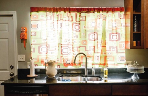Downtown Baltimore House | Retro-inspired Content House in Patterson Park