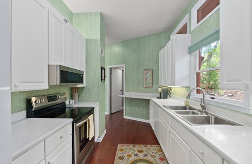 McGaheysville House | Retro Lodge ★ Great Location ⟁ Fire Pit ▞▚ Arcade ♡ Pet Friendly ▲ Mountain View