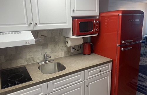 Wildwood Crest Condo | Retro Ocean Front, Private Deck, Pool, Elevator, Linens