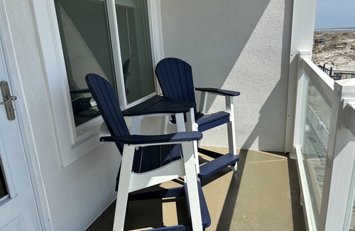 Wildwood Crest Condo | Retro Ocean Front, Private Deck, Pool, Elevator, Linens