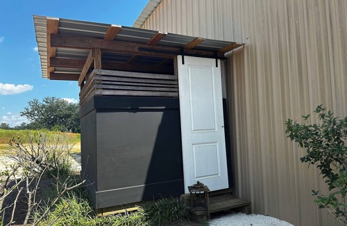 Fairhope House | Retro restored 1-bedroom caravan in Fairhope with AC
