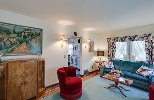 West End House | Retro-Style Home in Ruston: Walkable Location!