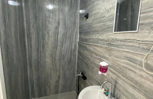 Pendik Cabin | Retro Suites