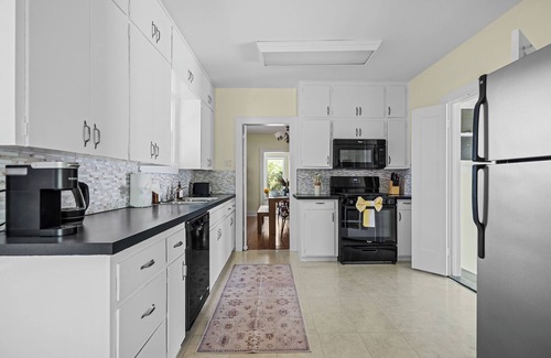 Zilker House | Retro Vibes & Zilker Views: Music House by ACL