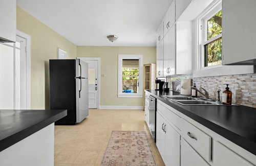 Zilker House | Retro Vibes & Zilker Views: Music House by ACL