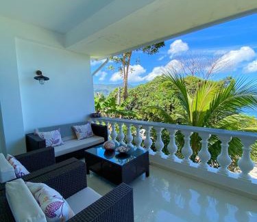 Glacis Villa | Reve Blêu