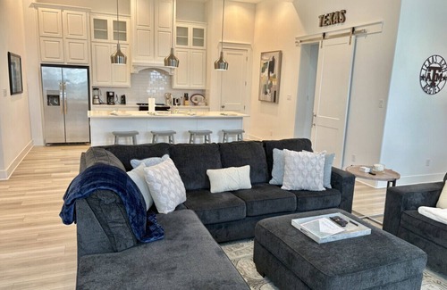 College Station House | Reveille Tradition ~ An Upscale New Construction Home!