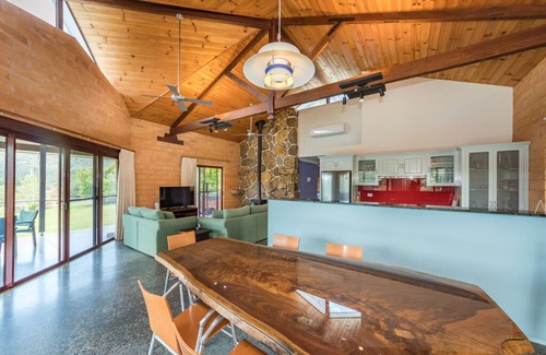 Possum Brush House | Revitalise your soul in the “Well Being” Eco Lodge.