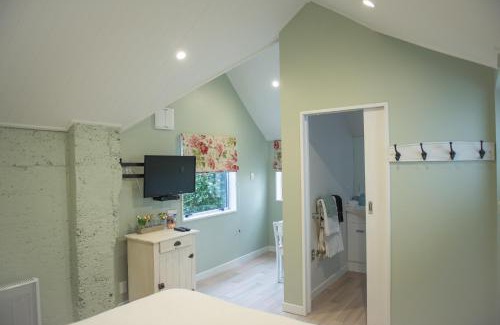 Willowby Bed & Breakfast | Revive On Oakview Boutique Beauty and Accommodation