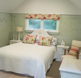 Willowby Bed & Breakfast | Revive On Oakview Boutique Beauty and Accommodation