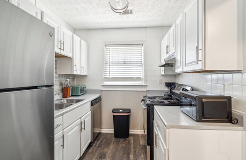 Ellenwood Apartment | Rex Townhomes 2407R I Comfy 2 Bed 2 Bath