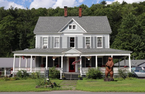 Roscoe House | Reynolds House Inn - Motel Strip - 6
