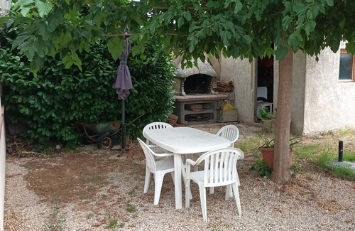 Saint-Chamas House | Rez-de-chaussée de Maison Avec Jardin Entre Plage et Collines