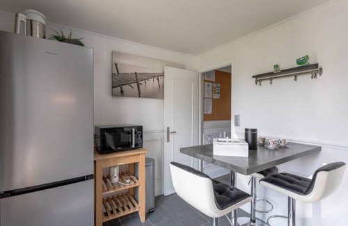 La Ferriere Apartment | Rez-de-jardin Salle de Réunion