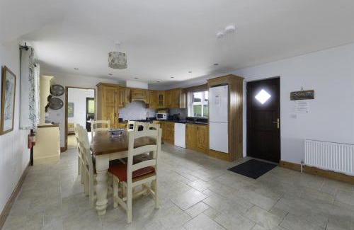 Town Lots House | Rhea Holiday Home Kilcrohane by Trident Holiday Homes