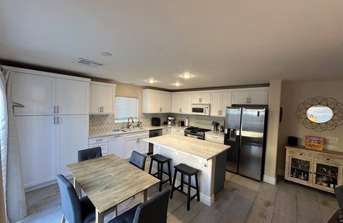 Rhodes Ranch House | Rhoads Ranch - 4 bdrm home in secure gated golf community with Red Rock Vistas.