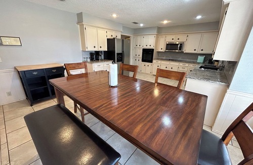 Lubbock House | Rhythm Of Life Lodge - Spacious Accommodation to Gather at A Great Price!