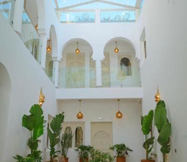 Sidi Ben Slimane El Jazouli House | Riad Dar Blanche & Spa