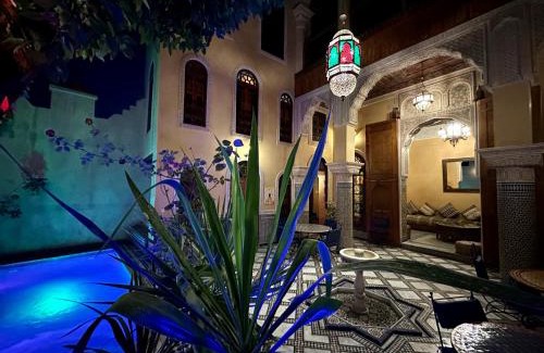 Ain Azlitan House | Riad Layalina Fes 7 Chambres & 18 Personnes Piscine, Parking, Vue & Wifi au Pied Medina