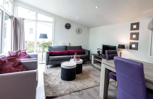 Helvoirt Ski Chalet | ✓ Rialto at Résidence de Leuvert ✓ Holiday home for 6 persons ✓ Located near Den Bosch (Noord-Brabant) ✓ Near De IJzeren Man ✓ Book directly through the park