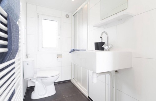 Cromvoirt Ski Chalet | ✓ Rialto at Résidence de Leuvert ✓ Holiday home for 5 persons ✓ Located near Den Bosch (Noord-Brabant) ✓ Near De IJzeren Man ✓ Book directly through the park