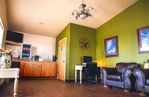 Rankin Hotel | Riata Inn