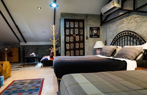Hang Dong House | Rice Barn and Rooms
