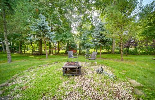 Richmond Heights House | Richmond Heights Retreat with Patio and Fire Pit!