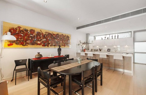 Richmond House | Richmond Japanese-Style Townhouse close to MCG