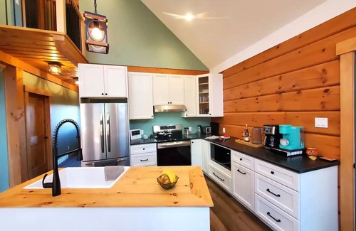 Rideau Lakes Cottage | Rideau Lakes Log Cabin