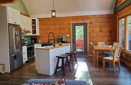 Rideau Lakes Cottage | Rideau Lakes Log Cabin