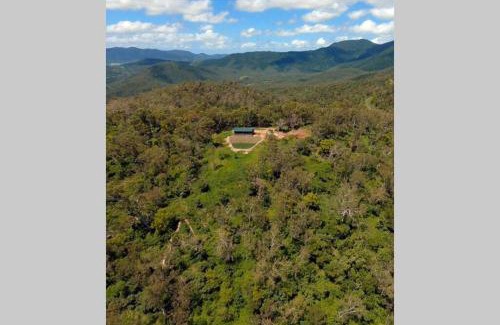 Woodwark House | Ridge Cabin - Stunning Views - 5km From Neighbours
