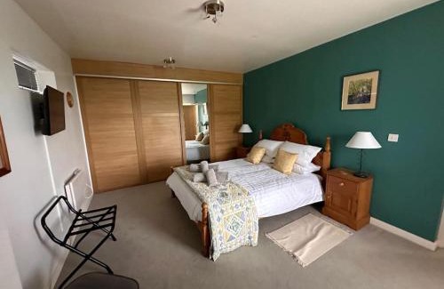 Pluckley House | Ridge House Stables