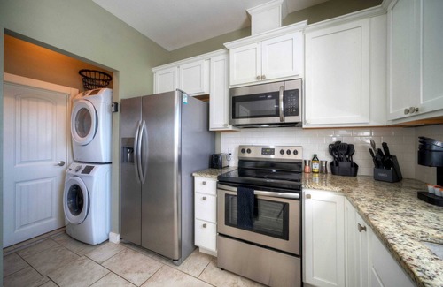 Corpus Christi Cottage | Ridley Retreat Community Pool, Mins to the Beach Corpus Christi + Port A