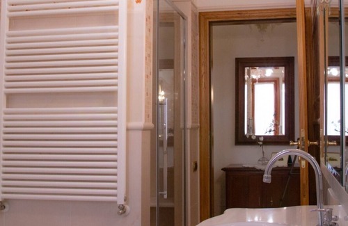 Vecchiano Apartment | Rifugio Romantico in Toscana
