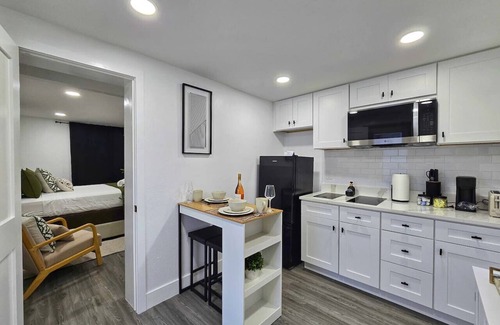 Town N County Park House | Right Apt 1 BR | 7` TPA Airport| 14` Ray Jam| Pkng