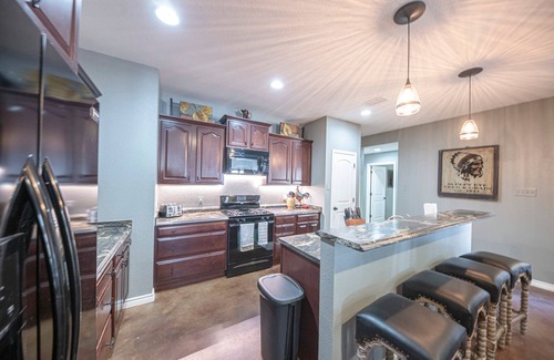 Midland House | Right At Home-Midland Monterrey House
