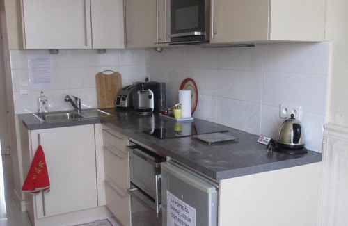 Champigny-sur-Marne Apartment | 'Right Bank' A stone's throw from Paris with garden 'Just like home'